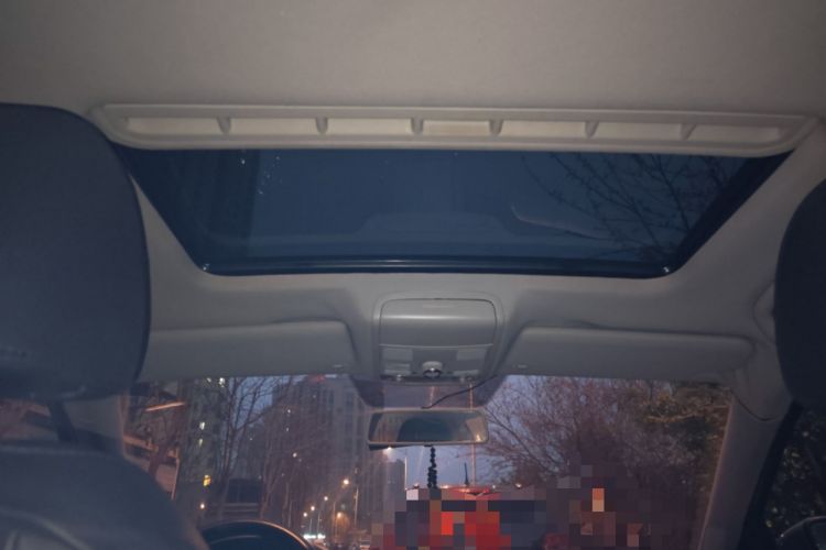 Used Volkswagen Sagitar 2012 1.4TSI Manual Luxury Model Headliner