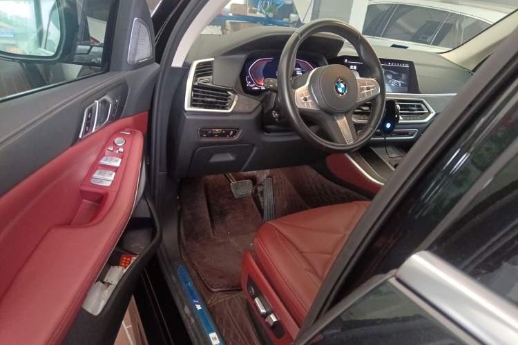 Used BMW X5 2022 Restyled xDrive 30Li M Sport Package Driver Seat