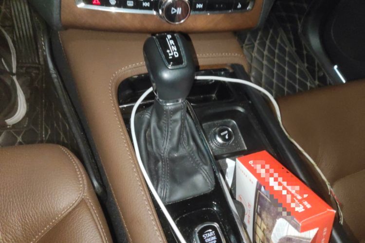 Used Volvo XC90 2020 Facelifted T6 Zhiyi Luxury 7-Seater Gear Lever