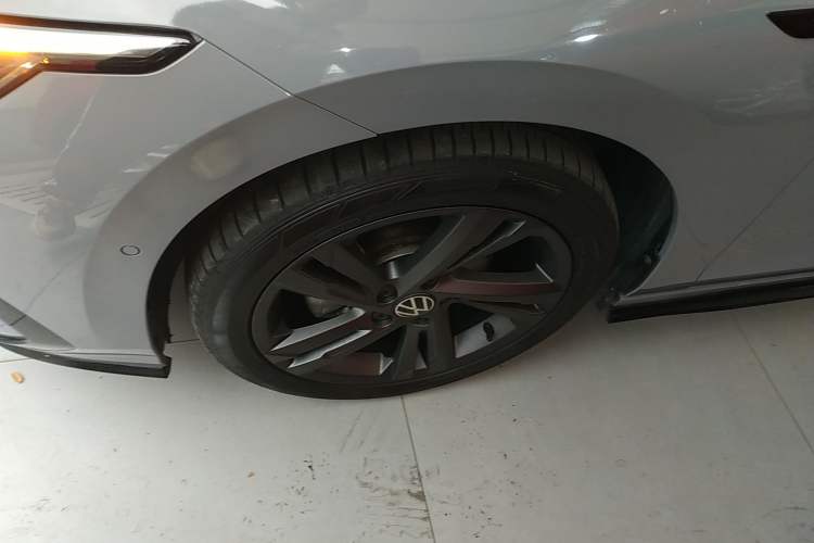 Used Volkswagen Golf 2023 Facelift 280TSI DSG R-Line Lite