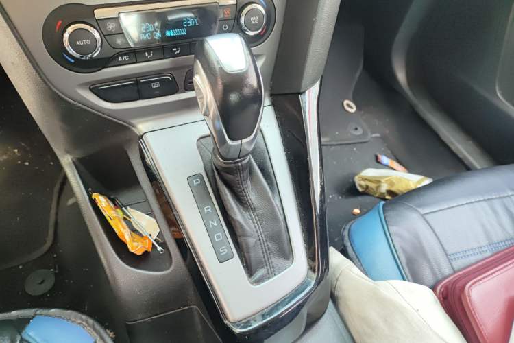 Used Ford Focus 2012 Sedan 1.6L Automatic Fashion Edition
