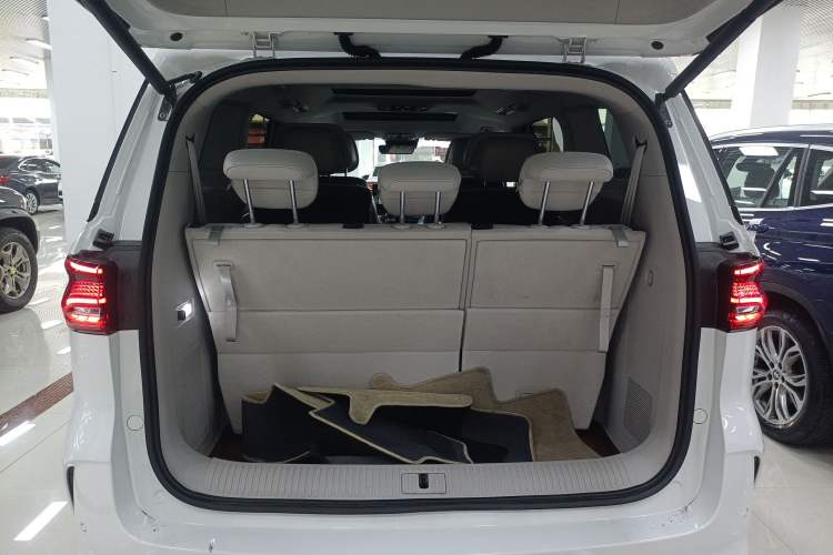 Used Roewe iMAX8 2022 400TGI Prestige Edition
