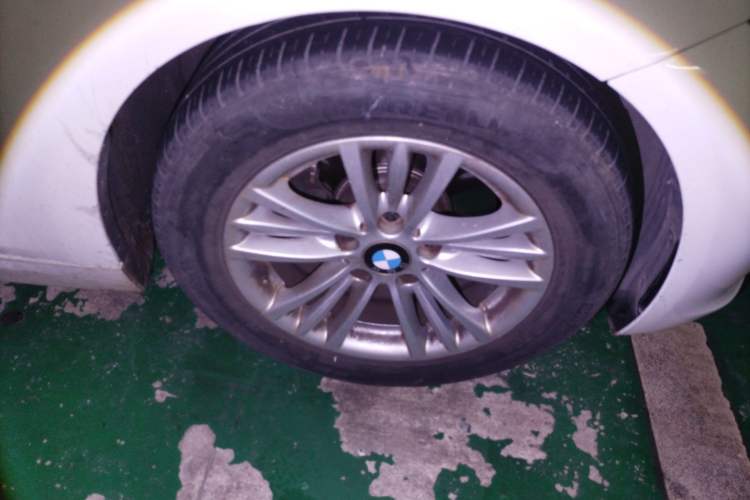 Used BMW 3 Series 2015 320Li Luxury Edition Fashion Model Right Front Wheel Hub