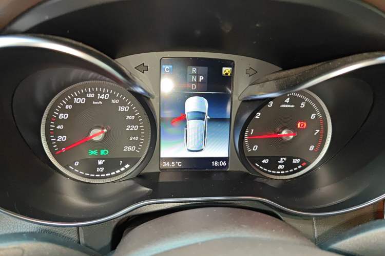 Used Mercedes-Benz GLC 2018 Facelifted GLC 260 4MATIC Dynamic Edition Instrument Cluster