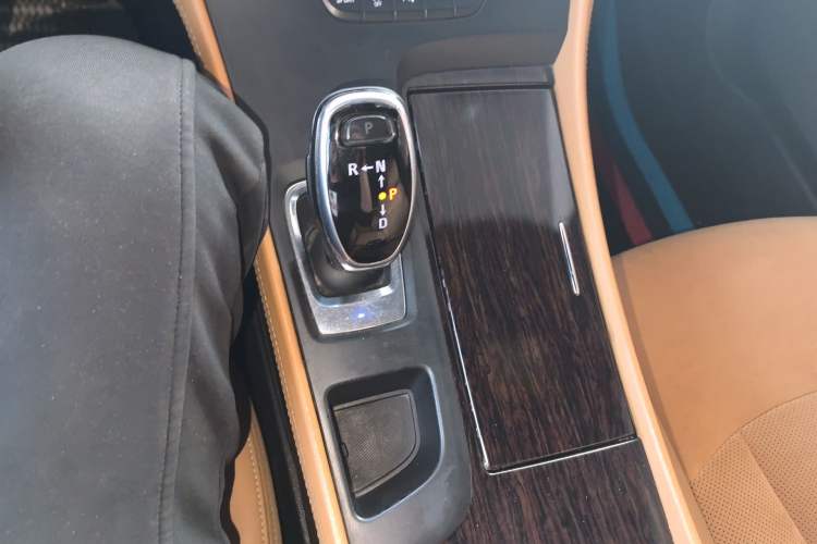 Used Buick LaCrosse 2016 20T Luxury Model Gear Lever