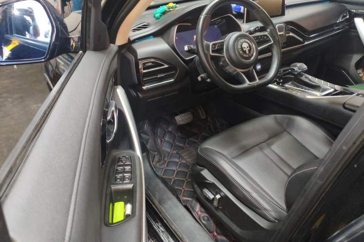 Used Zotye T500 2018 1.5T Automatic Smart Connected Prestige Model
