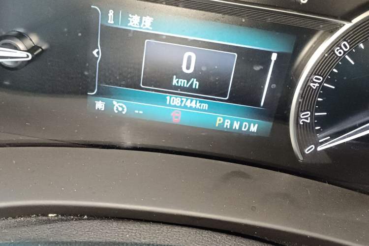 Used Buick GL8 2017 ES 28T Comfort Model China V Standard Odometer Close Up