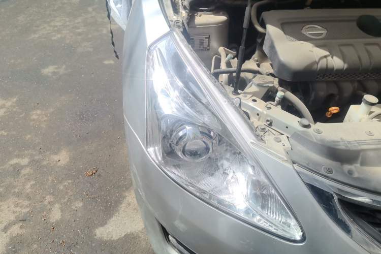 Used Nissan Tiida 2011 1.6L CVT Smart Version Right Front Headlight