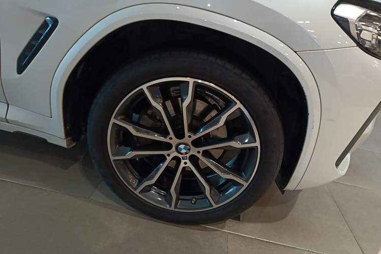 Used BMW X3 2022 xDrive30i Luxury Model M Night Sky Package Right Front Wheel Hub