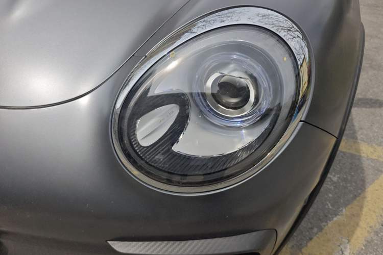 Used ORA Good Cat GT 2024 Mulan Edition 401 km Range Luxury Version 126 kW Left Front Headlight