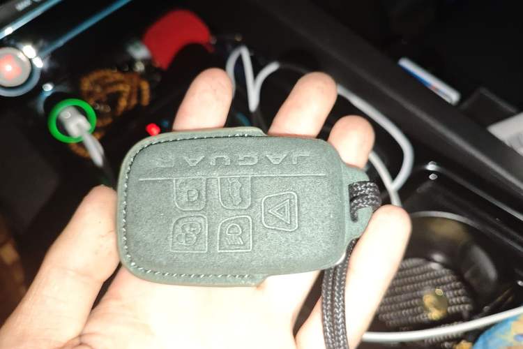 Used Jaguar F-PACE 2018 2.0T Four-Wheel Drive Urban Luxury Edition