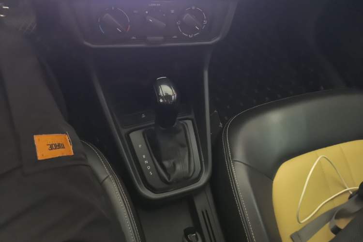 Used Volkswagen Santana 2019 1.5L Automatic Fashion Edition China VI Gear Lever