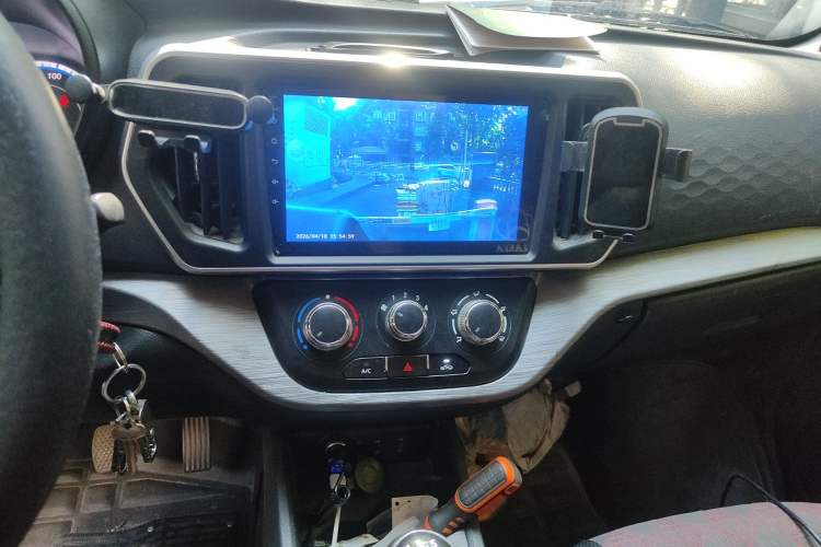 Used CHANGAN KAICHENG Ruixing M60 2023 1.6L CNG Comfort-Grade 6-Seater Passenger Vehicle