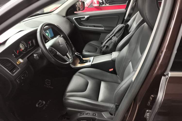 Used Volvo XC60 2017 T5 AWD Smart Upgrade Model