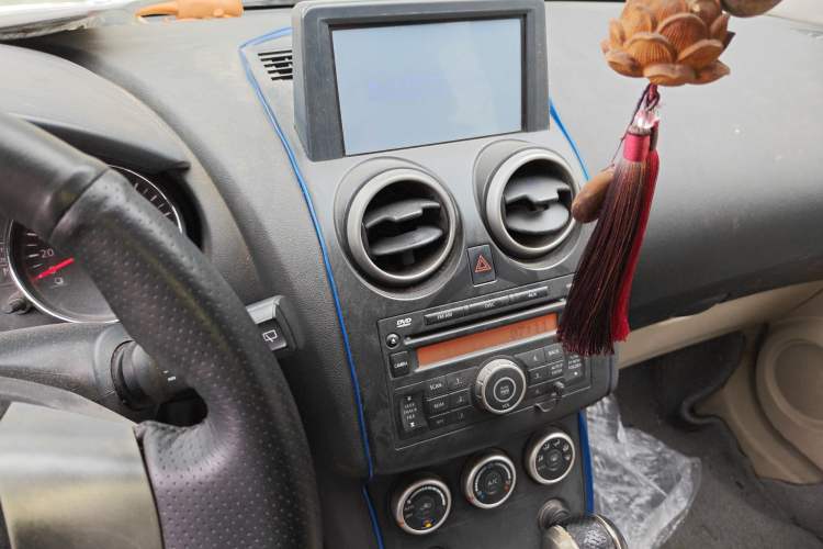 Used Nissan Qashqai 2011 2.0 XV Lea CVT 2WD Audio And AC Panel