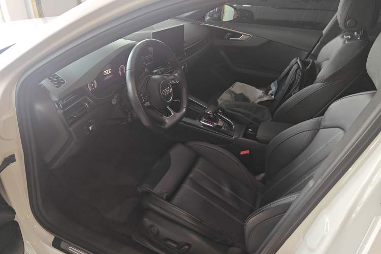 Used Audi A4L 2023 40 TFSI Luxury Dynamic Model Left Front Seat