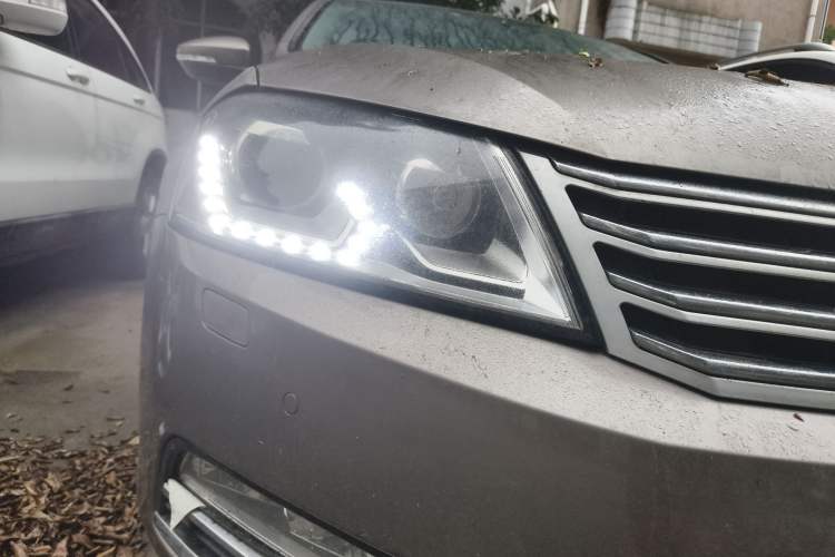Used Volkswagen Magotan 2013 1.8TSI Luxury Model Right Front Headlight