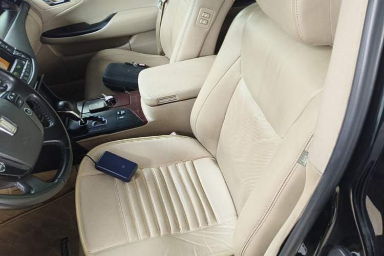 Used Toyota Crown 2010 3.0L Royal Saloon