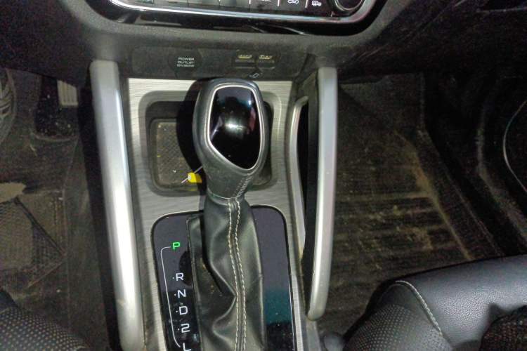 Used Geely Auto Vision X3 2017 1.5L Automatic Elite Model Gear Lever