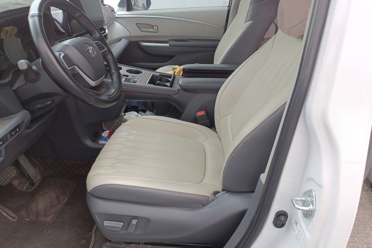 Used Toyota SIENNA 2023 2.5L Hybrid Comfort Edition
