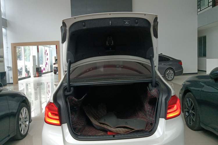 Used BMW 5 Series 2019 530Li Leading Model M Sport Package
