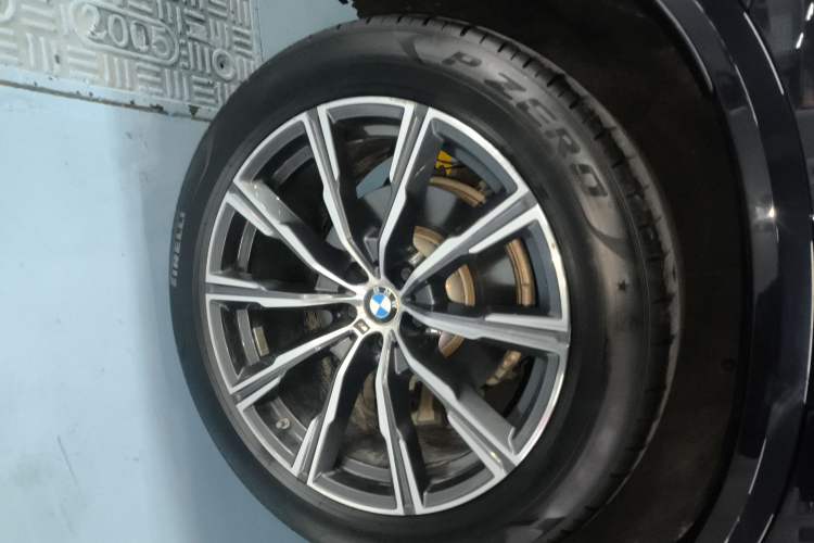 Used BMW X5 2019 xDrive40i M Sport Package Exterior 5