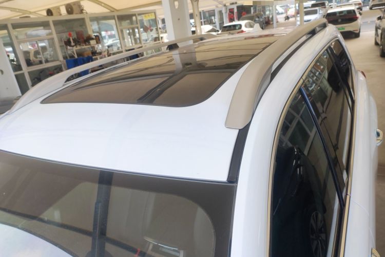 Used Roewe RX8 2018 30T Smart Connectivity Two-Wheel Drive Flagship Edition