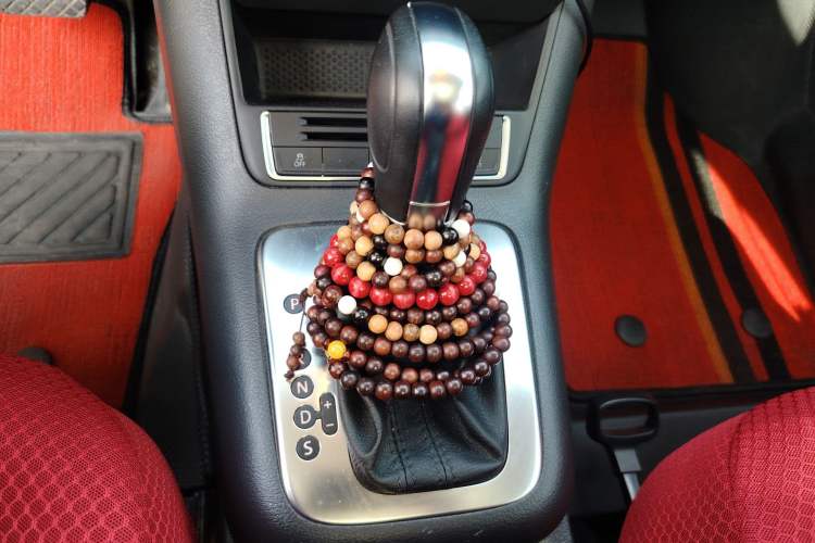 Used Volkswagen Tiguan 2017 300TSI Automatic Two-Wheel Drive Silk Road Comfort Edition Gear Lever