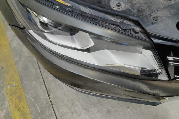 Used Volkswagen Tiguan 2017 300TSI Automatic Two-Wheel Drive Silk Road Comfort Edition Right Front Headlight