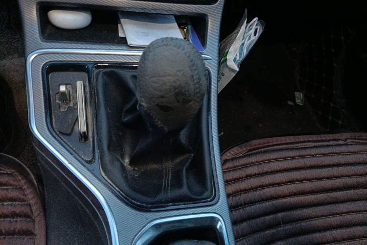 Used Geely Auto Emgrand GL 2019 1.8L Manual Elite Smart Edition Gear Lever