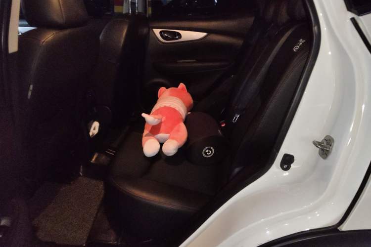 Used Nissan Qashqai 2019 2.0L CVT Luxury Edition Left Rear Seat