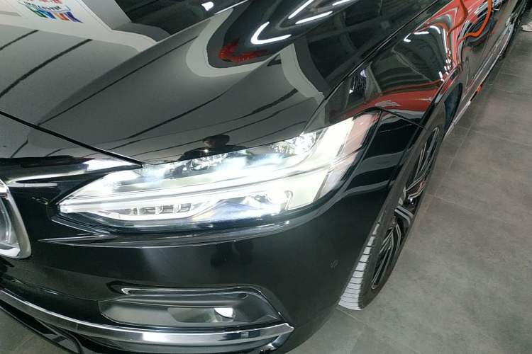 Used Volvo S90 2024 B5 Luxury Smart Edition Left Front Headlight