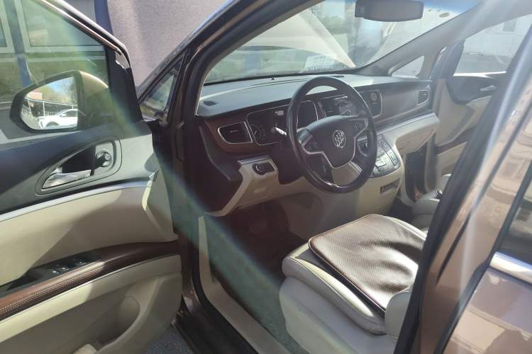 Used Buick GL8 2018 28T Luxury Model China VI Standard