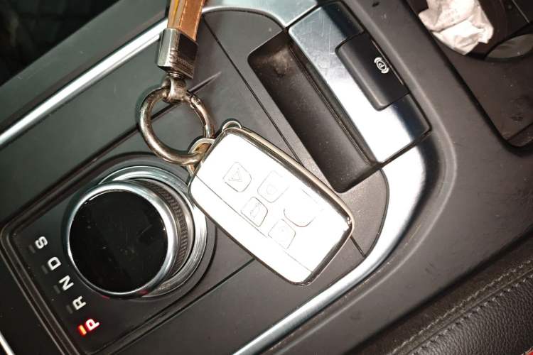 Used Land Rover Discovery Sport 2019 240 PS SE Dynamic Version China VI Standard