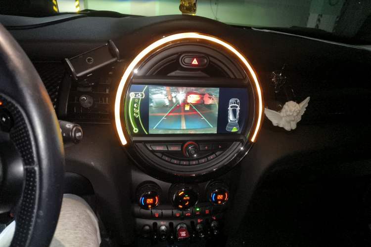 Used MINI 2016 2.0T COOPER S Pioneer Edition Five-Door Model Audio And AC Panel