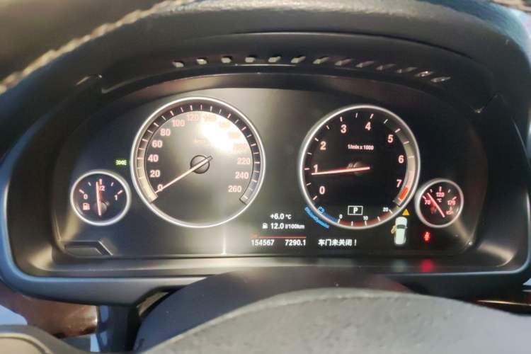 Used BMW X5 2015 xDrive28i
