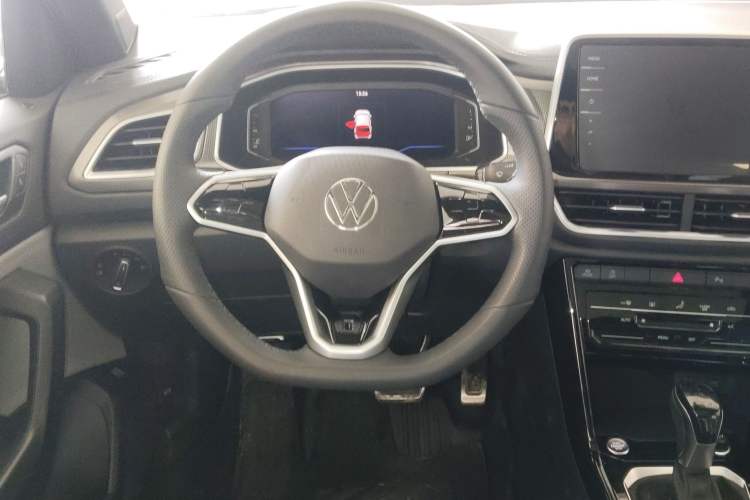 Used Volkswagen T-ROC 2025 Facelifted 300TSI DSG Two-Wheel-Drive Chen Guang Edition Steering Wheel