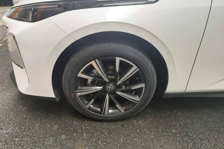 Used CHANGAN Eado 2025 Blue Whale 1.5T 500Bar Prestige Model
