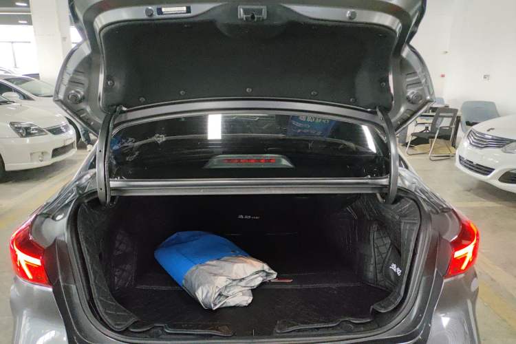 Used CHANGAN Eado 2023 Changan Edition PLUS Blue Whale NE 1.4T GDI DCT Prestige Version
