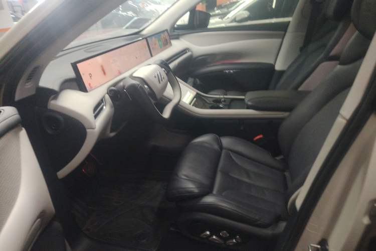 Used IM LS7 2023 90 kWh Elite Rear-Drive Version Left Front Seat