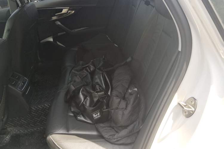 Used Audi A4L 2019 40 TFSI Fashion Edition China VI Emission Standard
