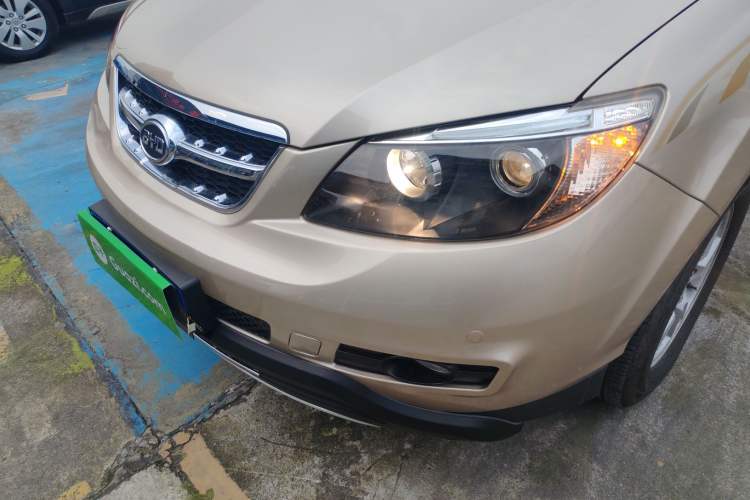 Used BYD S6 2014 2.4L Automatic Prestige 7-Seater