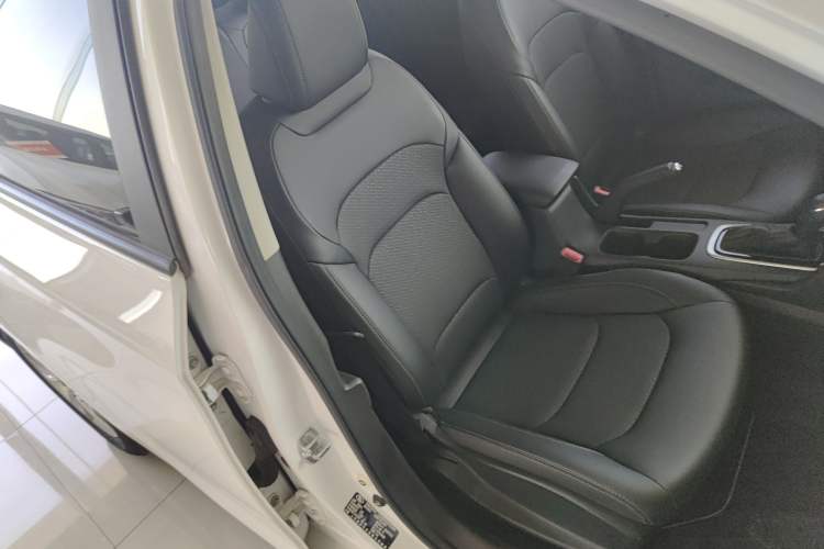 Used Chevrolet Cavalier 2019 320 Automatic Xinyue Edition Right Front Seat