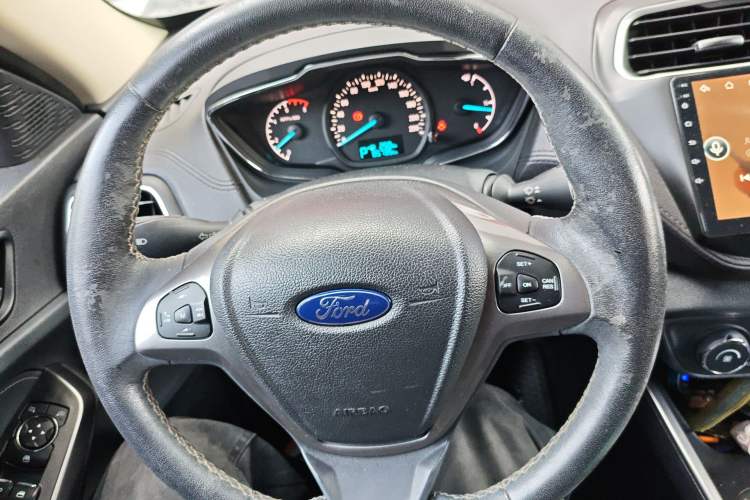 Used Ford Escort 2015 1.5L Automatic Fashion Model