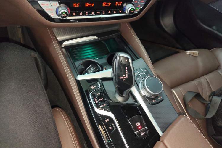 Used BMW 5 Series New Energy 2022 535Le M Sport Package Gear Lever