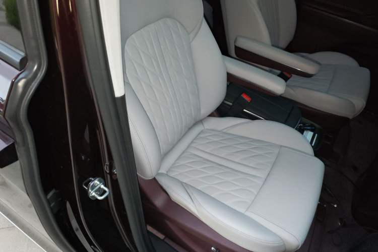 Used Buick GL8 2022 Avenir Aivia Six-Seat Deluxe Edition
