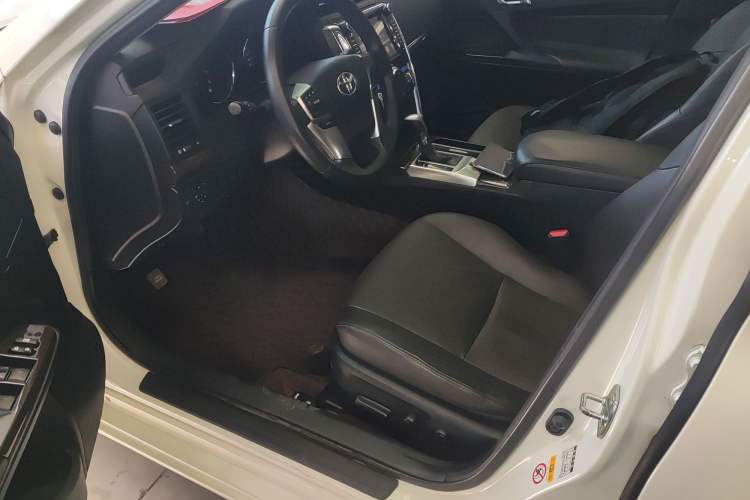 Used Toyota Reiz 2013 2.5V Elite Edition Driver Seat