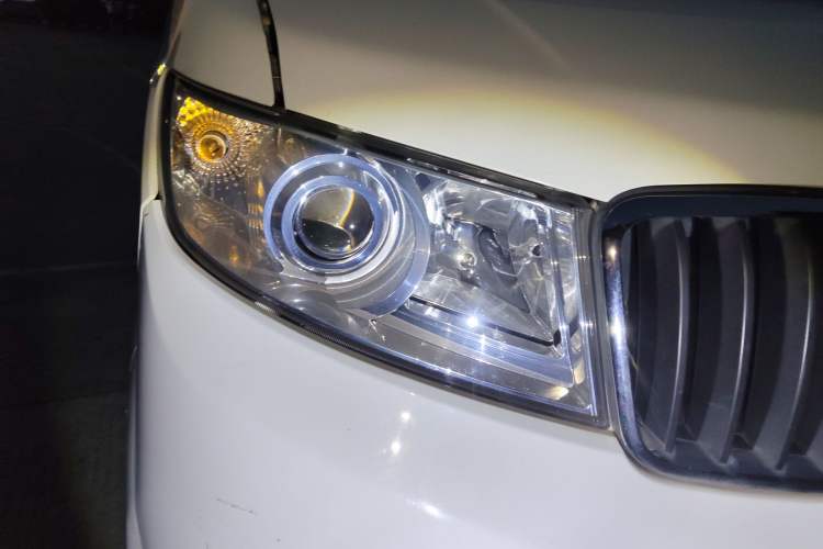 Used SRM New Energy Haishi EV 2021 Standard Model Right Front Headlight