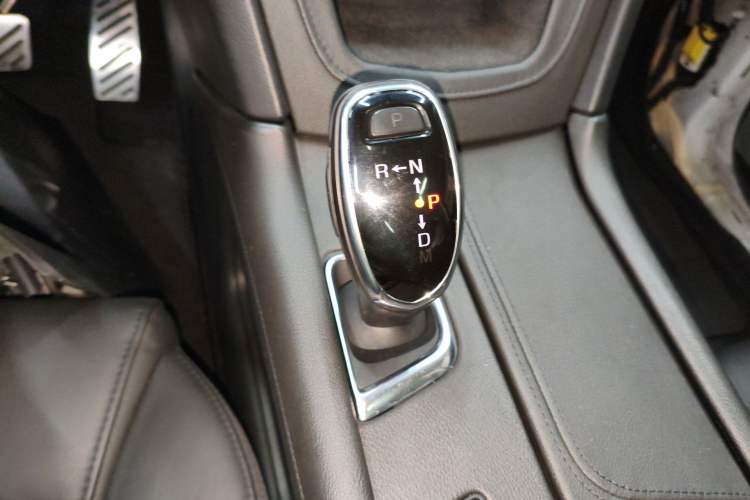 Used Cadillac XT5 2018 25T Luxury Model Gear Lever