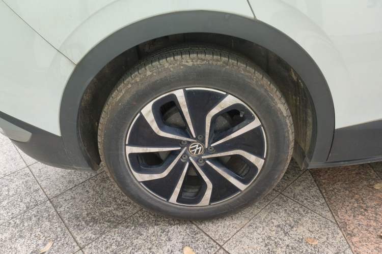 Used Volkswagen ID.4 X 2023 Pure Smart Edition Right Rear Wheel Hub